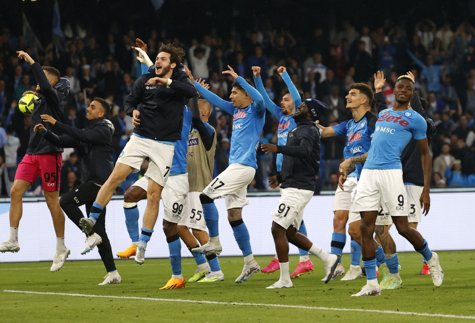 所有人都知道他要出手但挡不住（人尽皆知他将出手，仍无人能挡）